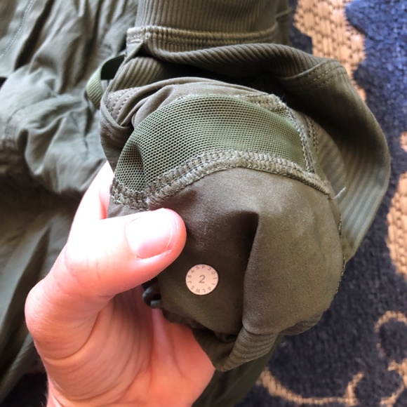 Lululemon studio pant 25" size 2 - Picture 6 of 8